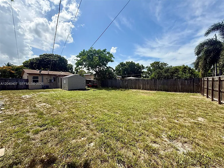 820 NW 4th Ave — Photo 13
