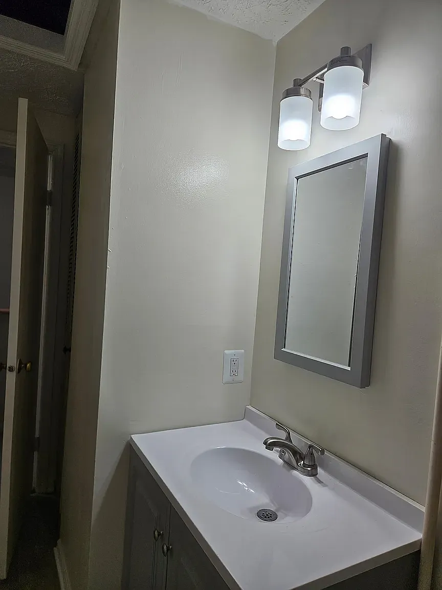 3 bed, 2.5 bath, 1400 sqft, $2,780 — Photo 3