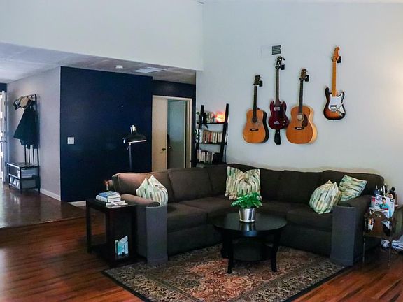 4th image of 744 Pelleas Ln
