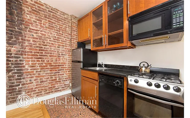 Rented by Douglas Elliman | media 2