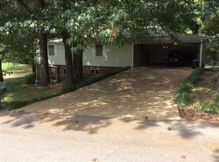 77 Knollwood Dr, Jackson, TN 38305