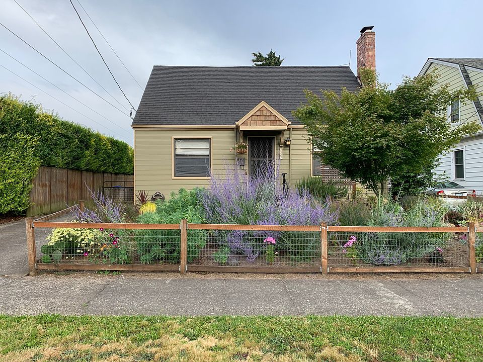 2nd image of 7527 N Washburne Ave