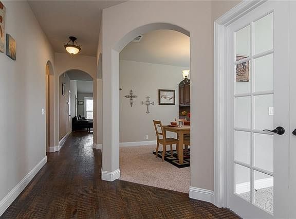3rd image of 125 Meadow Crossing Dr