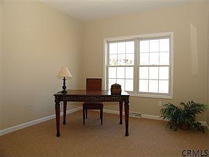 5th image of 24 Hampton Cir