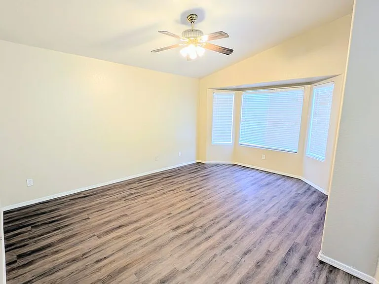 116 W Del Rio St — Photo 15