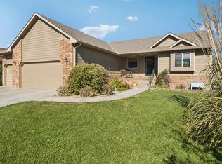 216 W Winterset Cir, Goddard, KS 67052
