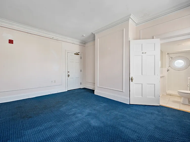 7 Oak St #203 — Photo 2