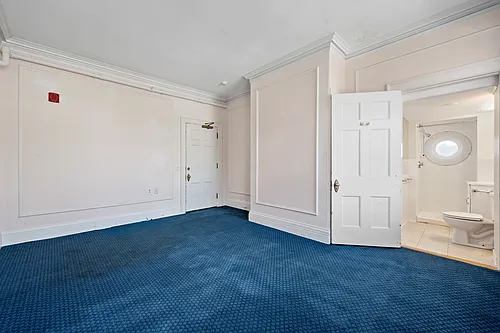 7 Oak St Photo 1