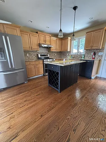 36 Nicholas Ave Photo 1