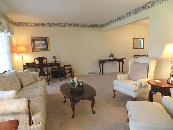 5th image of 410 Bradock Ct
