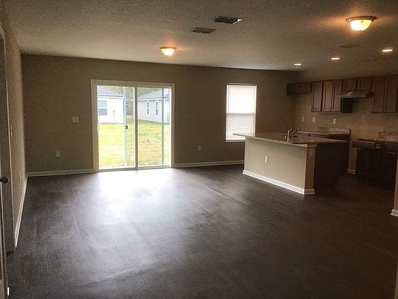 3rd image of 8283 Arnot St