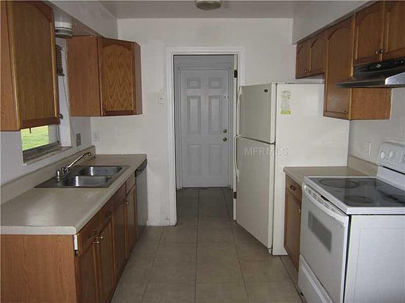 5th image of 2434 S Lake Ave APT B
