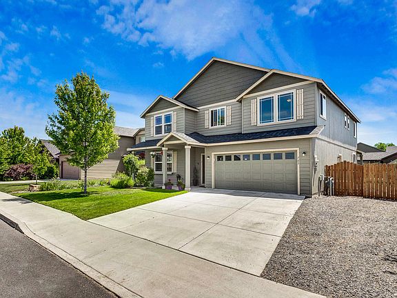 2nd image of 765 NW Green Forest Cir