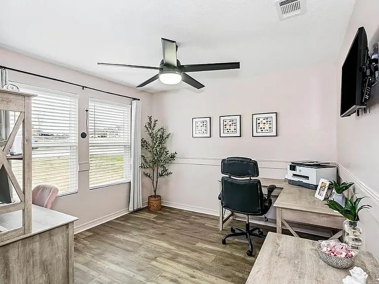 4884 Kensington Ln — Photo 12
