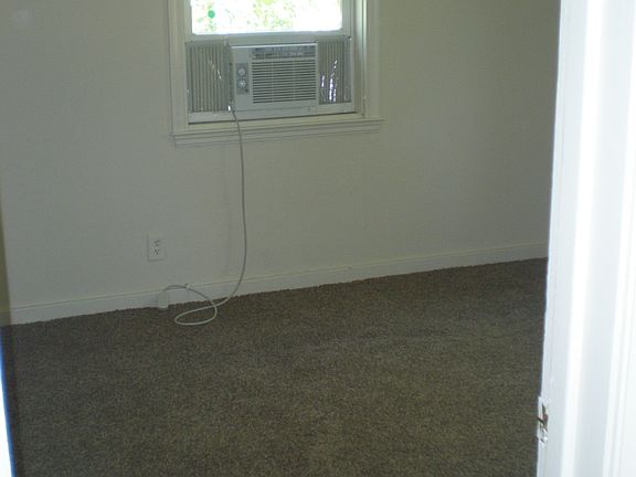 5th image of 2412 W 1st St