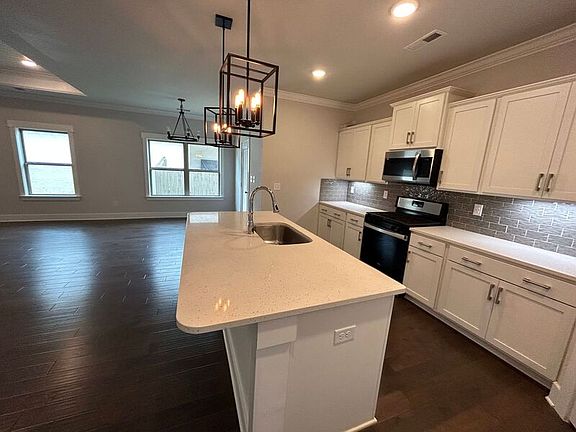 3rd image of 6524 Oak Meadow Dr SE