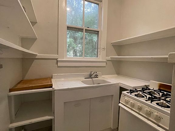 5th image of 414 NE 5th Ave APT 5