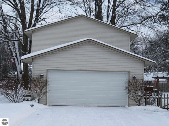 5th image of 20723 Red Oak Dr