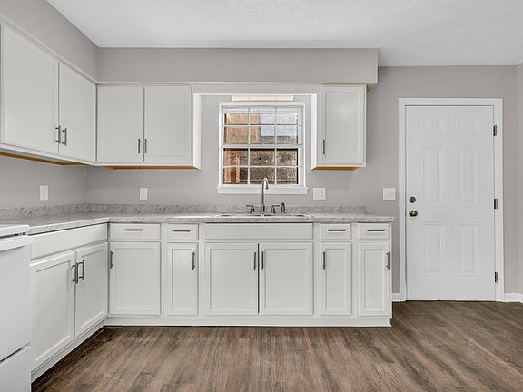 3rd image of 1920 N Eshman Ave #0c20e53eb