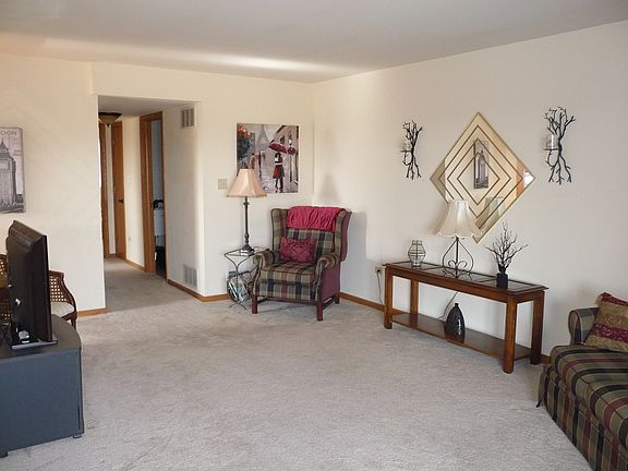 5th image of 16830 82nd Ave APT 3S