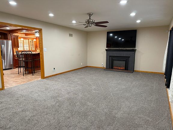 5th image of 3317 Broadway Ave
