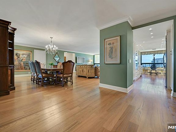 4th image of 800 Palisade Ave APT 901