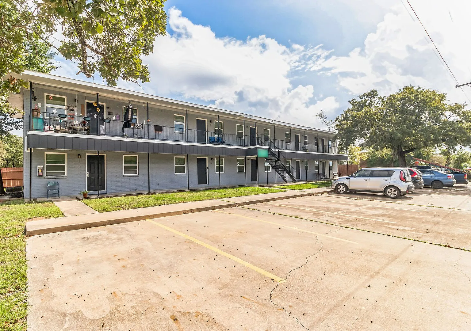 Tx-Roc-Cal306 — Photo 1