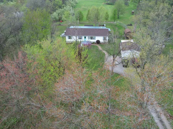 2597 Branch Rd, Salem, IL 62881