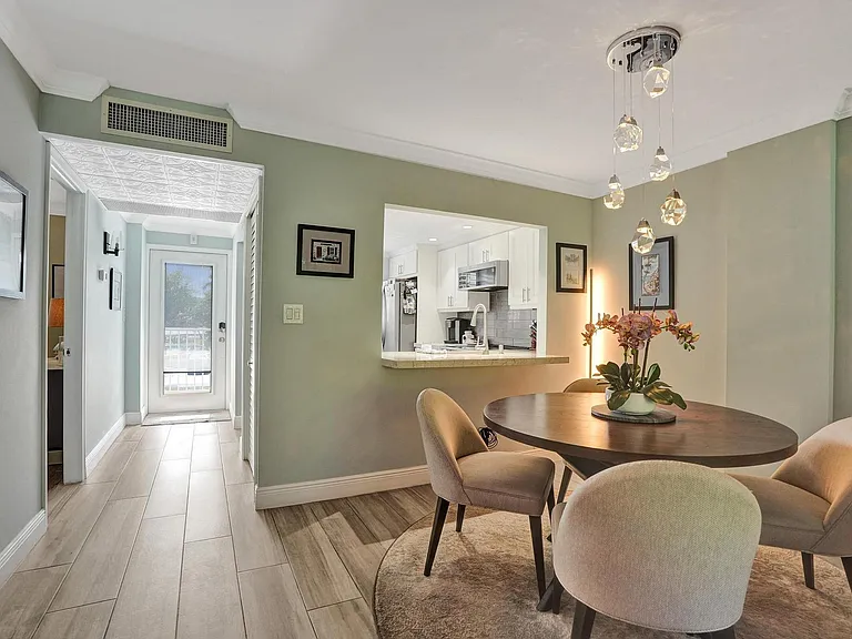 106 Royal Park Dr #2A — Photo 9