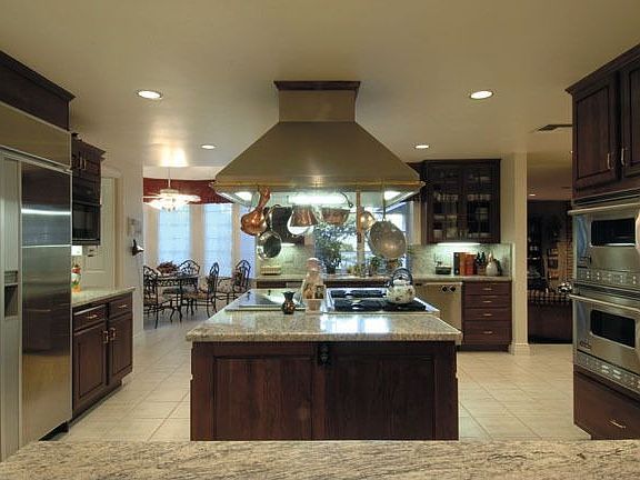 Gourmet Kitchen