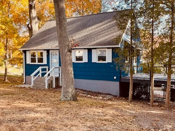 15 Oakwood Road, East Lyme, CT 06357