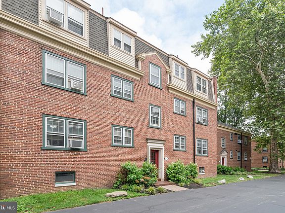 2nd image of 733 Melon Pl #F