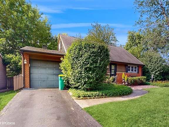 3rd image of 443 Bernard Dr