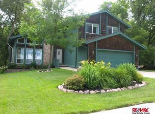 11728 Quail Dr, Bellevue, NE 68123
