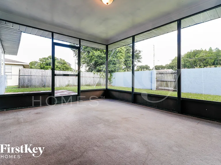 7704 Riverdale Dr — Photo 7