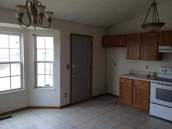 4th image of 1383 Gray Meadow Dr