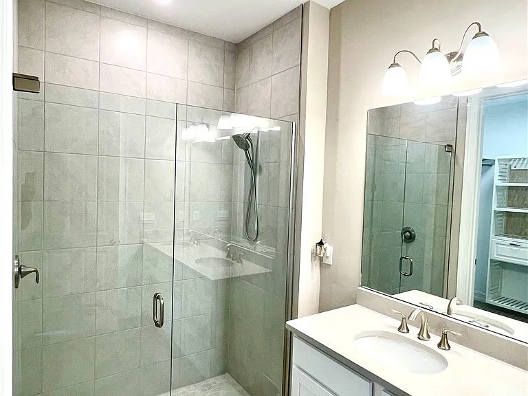 1130 Rolling Brook Ln — Photo 8