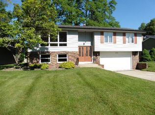 9124 Chestnut Ln, Munster, IN 46321