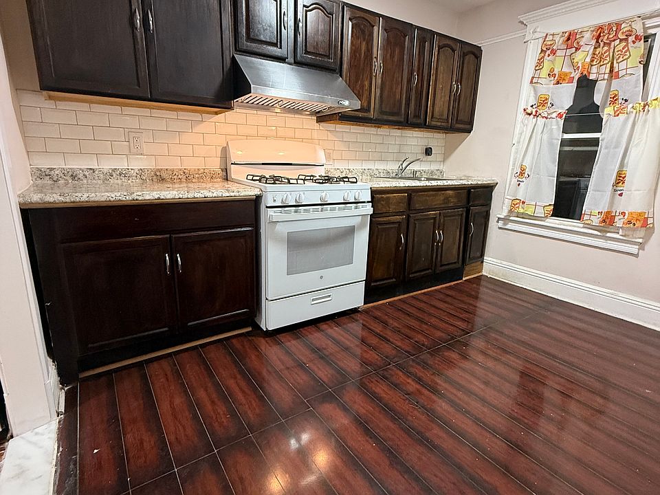 1st image of 13903 97th Ave Floor 2