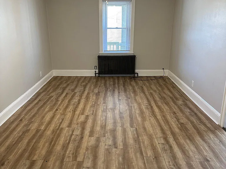 390 Easton Rd #5 — Photo 3