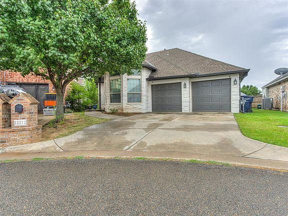 2nd image of 12212 Garden Ct