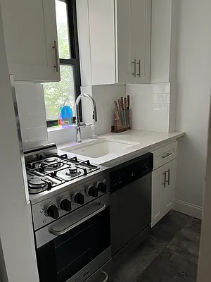 Rented by Manhattan Spaces | media 8