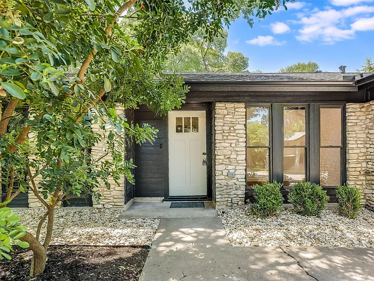 1707 Fawn Dr — Photo 8