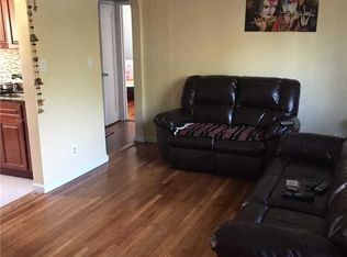 73-68 260th St, Glen Oaks, NY 11004