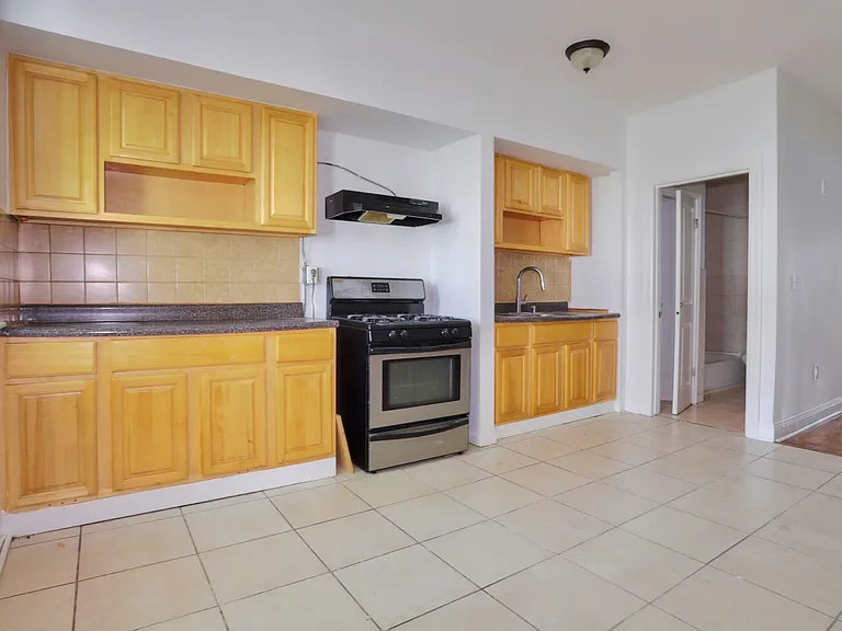 272 Grant Ave #2 — Photo 3