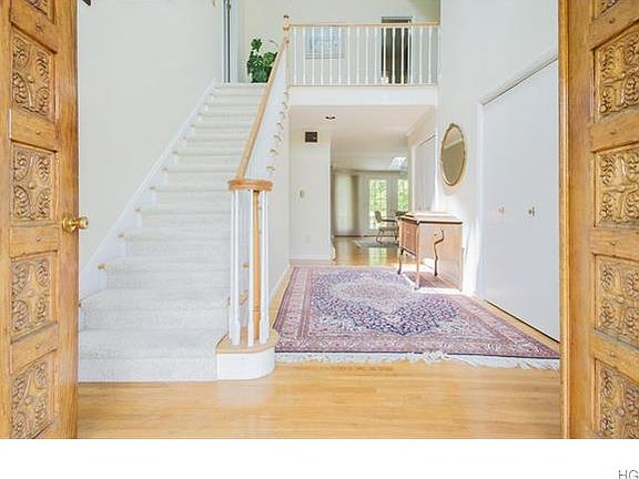 4th image of 10 Fairgreen Ct