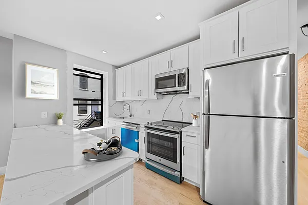 Rented by Vector New York, LLC | media 27