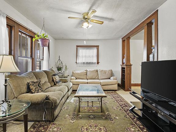 5th image of 2205 Winnebago Street