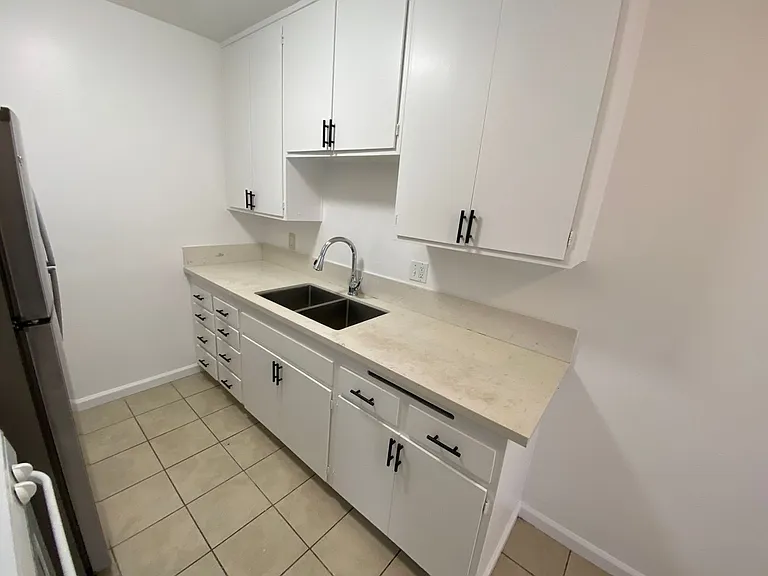 1019 Stanley Ave #1029 — Photo 32