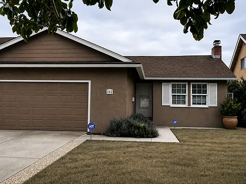 242 Belden Dr Photo 1